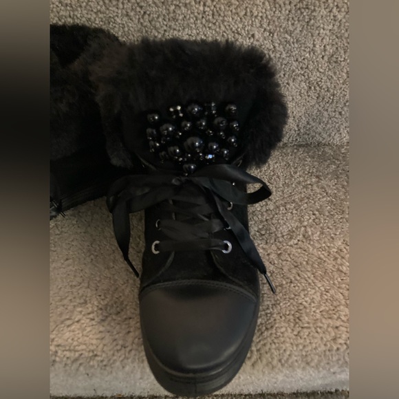 Worn Twice!! In Excellent Condition!! Ninety Union Warm Sneaker - Picture 4 of 10